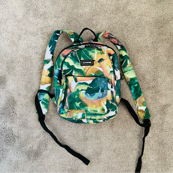 LIKE NEW Dakine Essentials Pack Mini 7L - Palm Grove - Picture 2 of 10